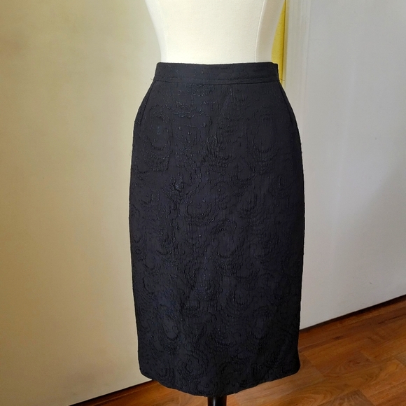 Vintage Christian Lacroix Black Pencil Skirt with Beautiful Embroidery size 8 - Picture 4 of 11